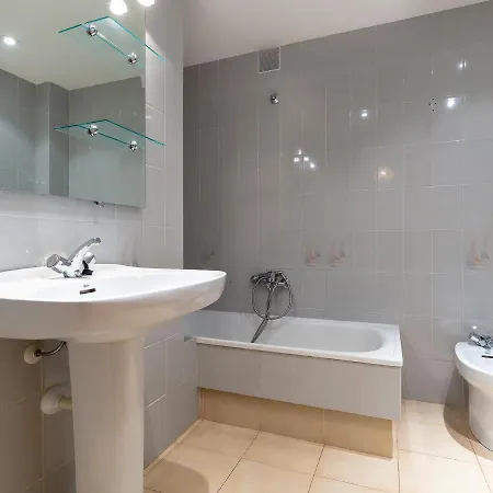 Soleado A 50m De La Playa Con Jardin Y Terraza - - Es-228-1 * Llanca
